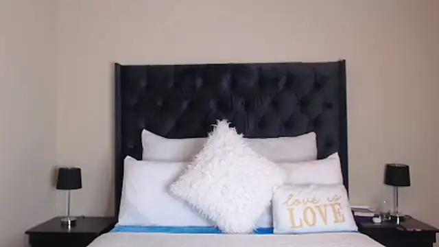 Sexynaughty Gal online show from 8, 11, 2025