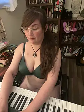 Snapshot of Adobe_Angel chatting on 21, 4, 2026 Adobe Angel online show from 21, 4, 2026