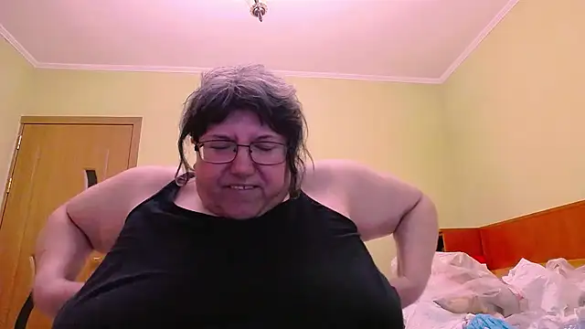 HugeTits online show from 12, 12, 2024