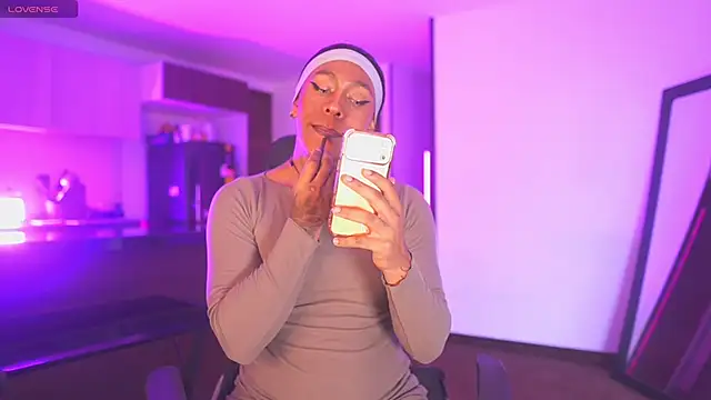 Snapshot of AmberRaus chatting on 14, 4, 2026 AmberRaus online show from 14, 4, 2026