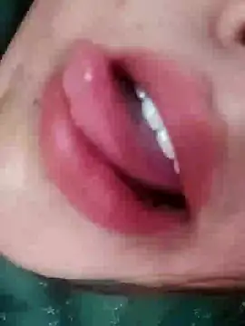 Snapshot of Srishtijain51 chatting on 19, 10, 2025 Srishtijain51 online show from 19, 10, 2025