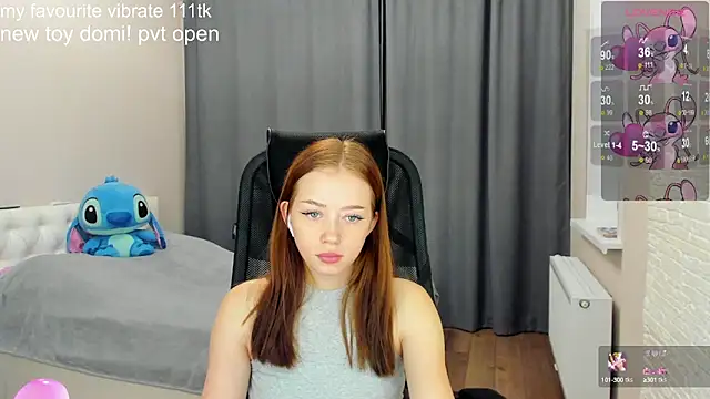 Hot Mia  online show from 4, 12, 2024