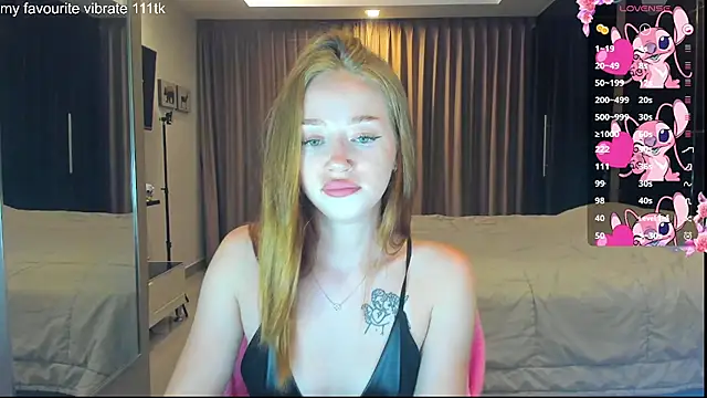 Hot Mia  online show from 4, 10, 2025