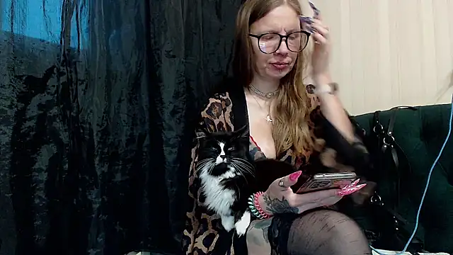 Snapshot of alexandra_zaryanova chatting on 7, 11, 2025 alexandra zaryanova online show from 7, 11, 2025