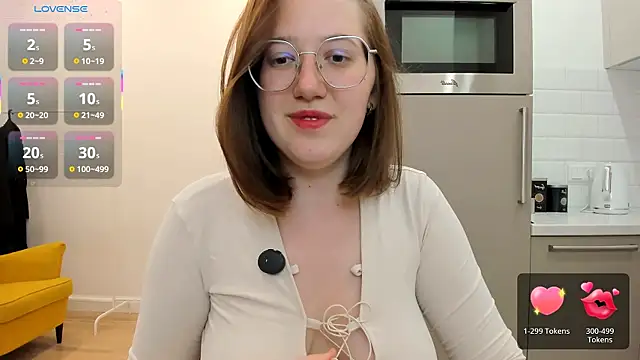 Snapshot of Charmy_Gracy chatting on 19, 6, 2026 Charmy Gracy online show from 19, 6, 2026