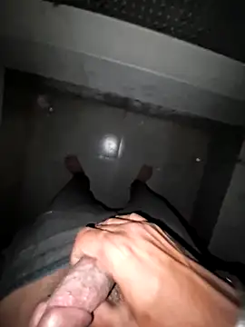 Snapshot of breejs chatting on 17, 12, 2025 breejs online show from 17, 12, 2025