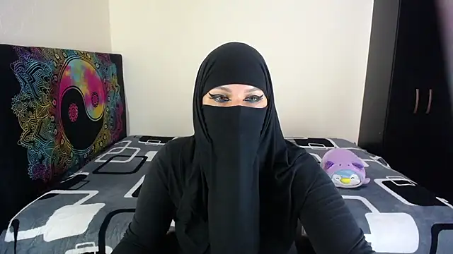 Snapshot of evelyn__salah chatting on 26, 3, 2026 evelyn salah online show from 26, 3, 2026