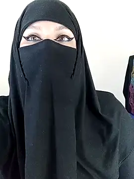 Snapshot of evelyn__salah chatting on 9, 5, 2026 evelyn salah online show from 9, 5, 2026