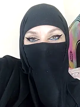 Snapshot of evelyn__salah chatting on 23, 5, 2026 evelyn salah online show from 23, 5, 2026