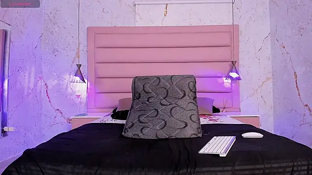 Scarleett 22 online show from 26, 1, 2025