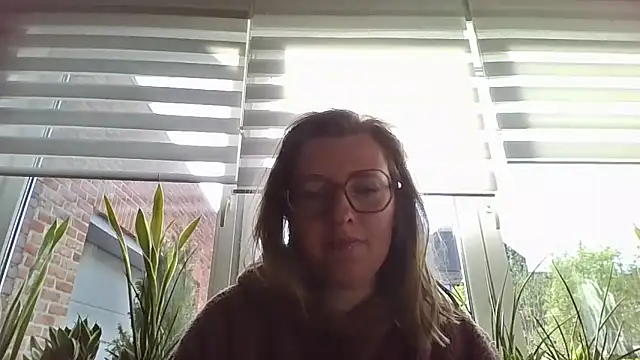 Snapshot of LiquidLeonie chatting on 28, 4, 2026 LiquidLeonie online show from 28, 4, 2026