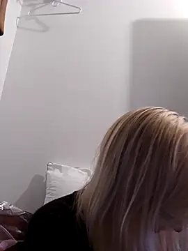 Snapshot of AmethystFoxx chatting on 3, 11, 2025 AmethystFoxx online show from 3, 11, 2025