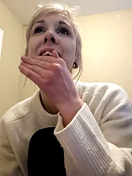 Snapshot of AmethystFoxx chatting on 18, 11, 2025 AmethystFoxx online show from 18, 11, 2025