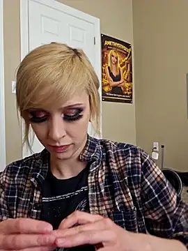 AmethystFoxx online show from 18, 3, 2026