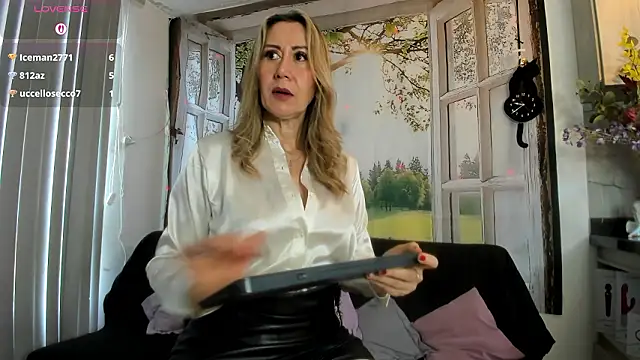 Snapshot of ashleymilf_1 chatting on 18, 3, 2026 ashleymilf 1 online show from 18, 3, 2026