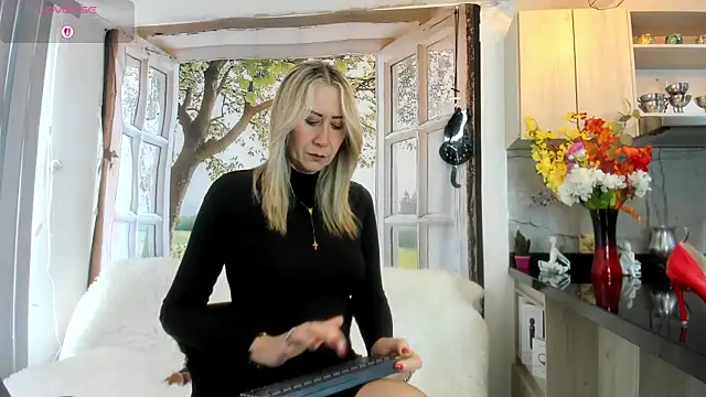 Snapshot of ashleymilf_1 chatting on 1, 4, 2026 ashleymilf 1 online show from 1, 4, 2026