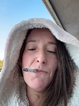 Mini And The Bear online show from 2, 3, 2026