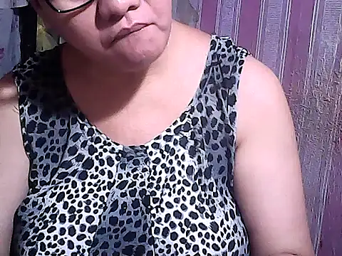 Snapshot of sweetsosie18 chatting on 13, 11, 2025 sweetsosie18 online show from 13, 11, 2025