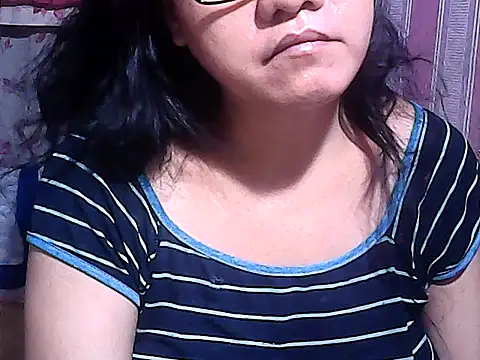 Snapshot of sweetsosie18 chatting on 21, 11, 2025 sweetsosie18 online show from 21, 11, 2025