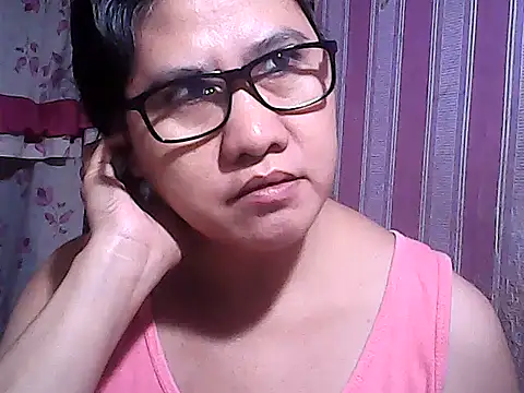 Snapshot of sweetsosie18 chatting on 24, 11, 2025 sweetsosie18 online show from 24, 11, 2025