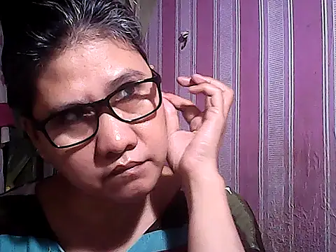 Snapshot of sweetsosie18 chatting on 26, 11, 2025 sweetsosie18 online show from 26, 11, 2025