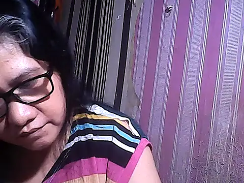 Snapshot of sweetsosie18 chatting on 29, 11, 2025 sweetsosie18 online show from 29, 11, 2025