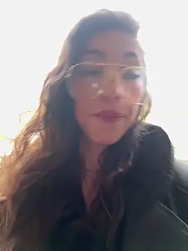 Snapshot of amanilouve chatting on 6, 11, 2025 amanilouve online show from 6, 11, 2025