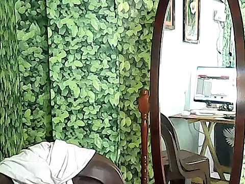 Snapshot of yummy_21xxx chatting on 21, 10, 2025 yummy 21xxx online show from 21, 10, 2025