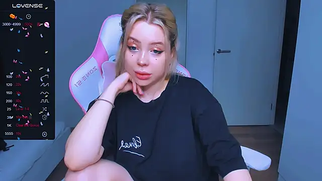 MonaLauu online show from 13, 2, 2025