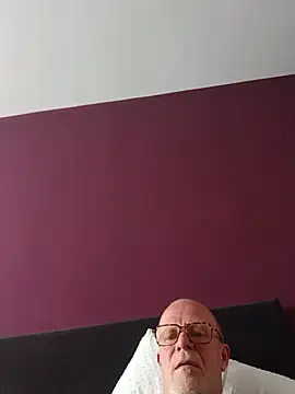 Snapshot of ClubbyEuphory chatting on 17, 6, 2026 ClubbyEuphory online show from 17, 6, 2026
