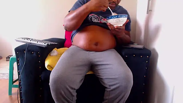 Snapshot of zuluboyxx chatting on 21, 4, 2026 zuluboyxx online show from 21, 4, 2026