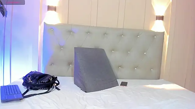 nicol snow online show from 23, 1, 2025