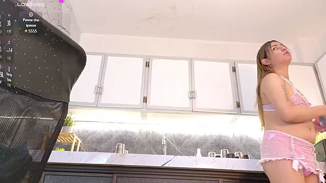 Snapshot of nicol_snow chatting on 17, 3, 2026 nicol snow online show from 17, 3, 2026