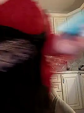 Snapshot of mom4you chatting on 5, 4, 2026 mom4you online show from 5, 4, 2026