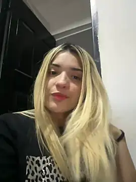 Snapshot of Sarita-candy chatting on 1, 2, 2025 Sarita-candy online show from 1, 2, 2025