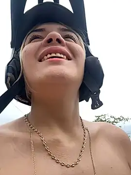 Snapshot of Sarita-candy chatting on 23, 2, 2025 Sarita-candy online show from 23, 2, 2025