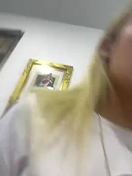 Snapshot of Sarita-candy chatting on 1, 3, 2025 Sarita-candy online show from 1, 3, 2025