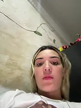 Snapshot of Sarita-candy chatting on 15, 3, 2025 Sarita-candy online show from 15, 3, 2025