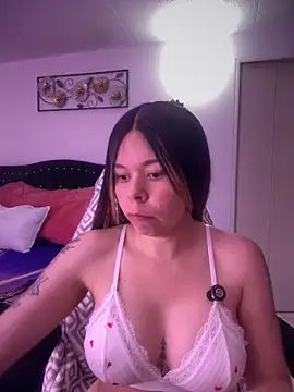 Snapshot of carolina16love chatting on 19, 5, 2026 carolina16love online show from 19, 5, 2026