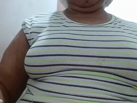 Snapshot of megganplayx chatting on 4, 10, 2025 megganplayx online show from 4, 10, 2025