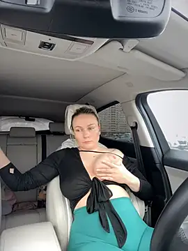 Bondgirl 013 online show from 17, 1, 2025