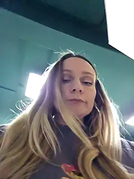 Snapshot of Bondgirl_013 chatting on 25, 2, 2026 Bondgirl 013 online show from 25, 2, 2026