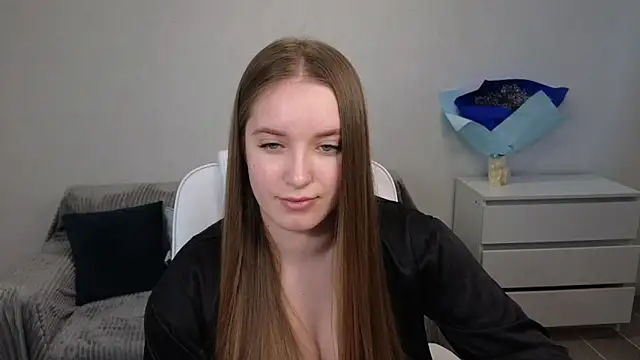 EvaMaddison online show from 2, 1, 2025