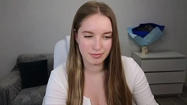 EvaMaddison online show from 8, 1, 2025