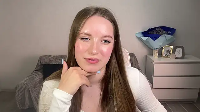 EvaMaddison online show from 8, 9, 2025