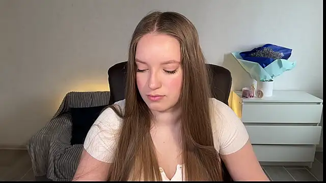 EvaMaddison online show from 11, 4, 2026