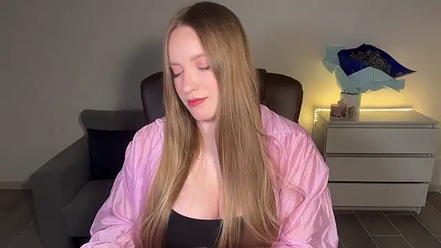 Snapshot of EvaMaddison chatting on 19, 7, 2026 EvaMaddison online show from 19, 7, 2026