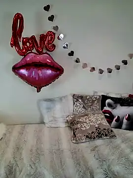 Snapshot of AureliaDoux chatting on 13, 2, 2025 AureliaDoux online show from 13, 2, 2025