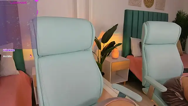 amy-thomson1 online show from 27, 10, 2025