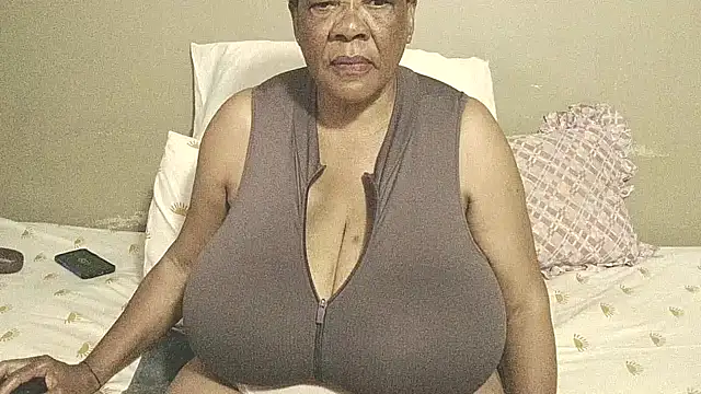 Snapshot of DairyQueen2 chatting on 29, 3, 2026 DairyQueen2 online show from 29, 3, 2026